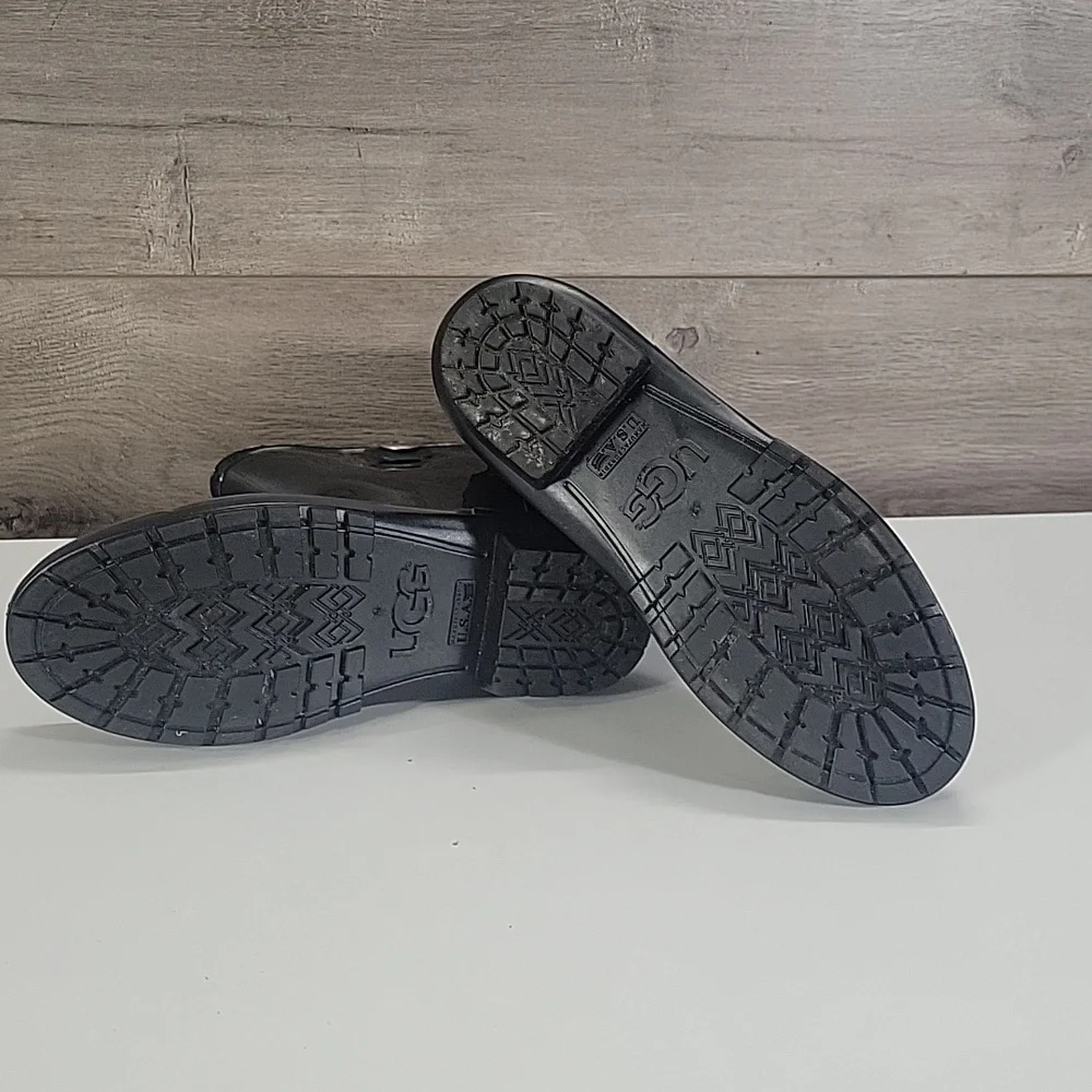 UGG shiny black
